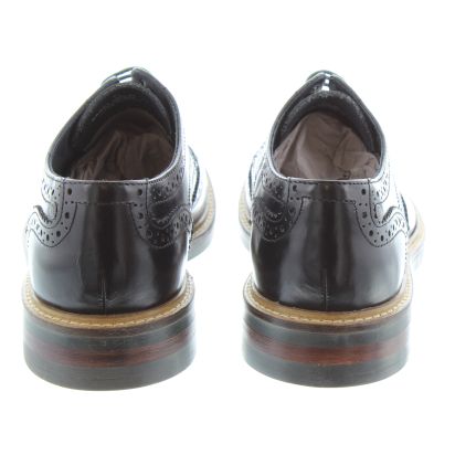 Base turner brogue store
