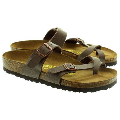 Birkenstock Toe Loop Sandals in Brown in Brown