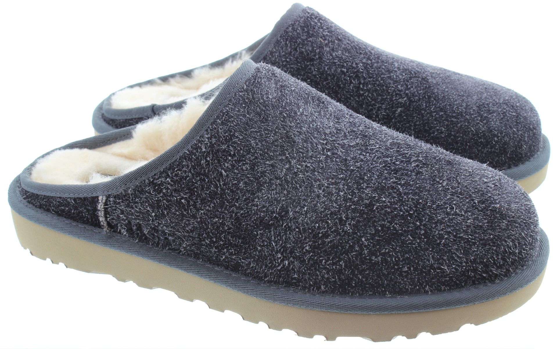 【送料&関税込】UGG M Classic Slip-on Shaggy Suede - Unisex UGG CLASSIC SLIP ON SHAGGY SUEDE | Browns Shoes